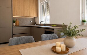 Coffee/tea maker, fridge, oven, stovetop - Amazing home in Privlaka (Privlaka)