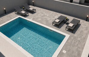 A heated pool - Amazing home in Privlaka (Privlaka)
