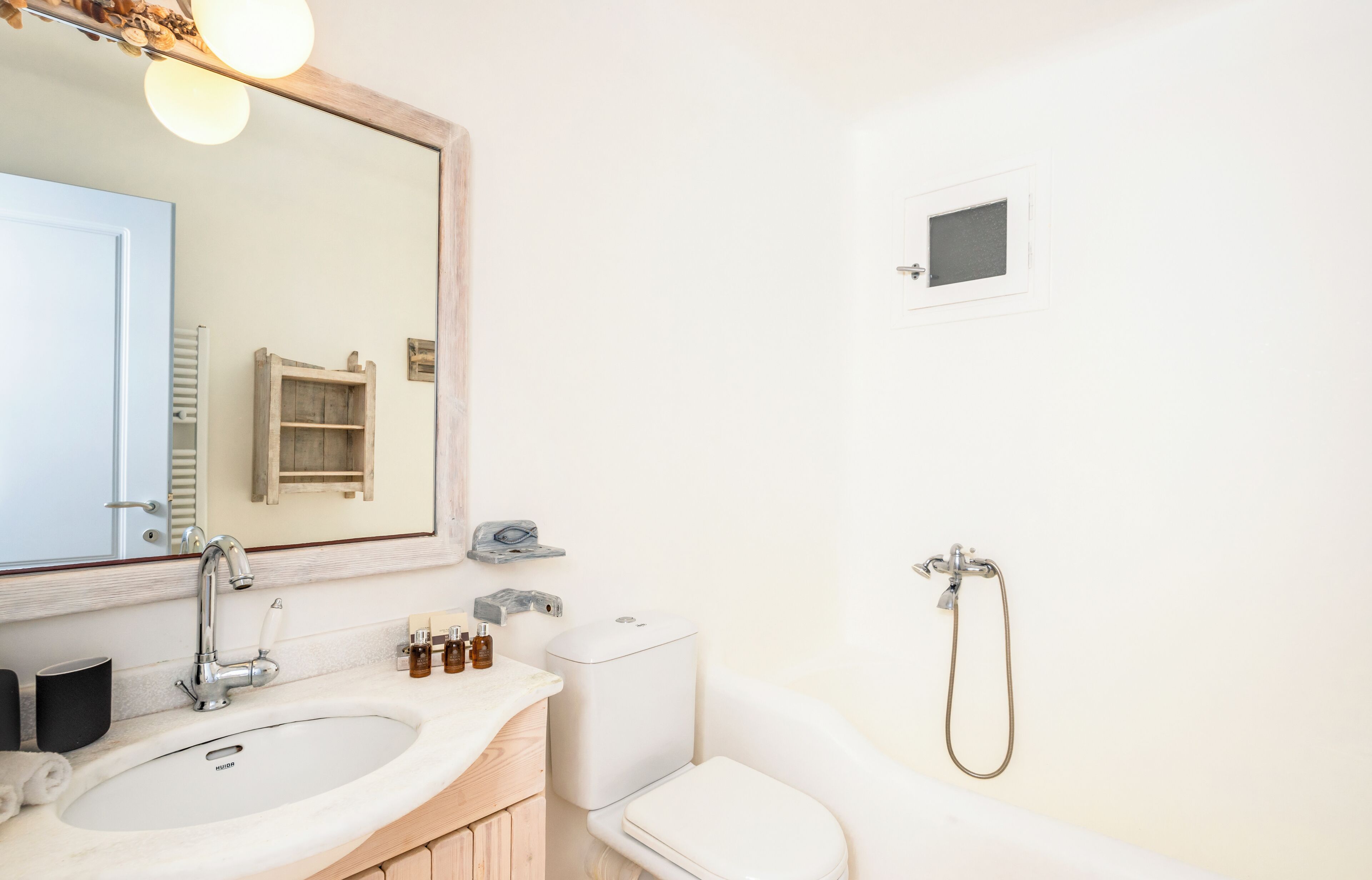 Luxury Villa, Private Pool, Sea View | Bathroom | Eco-friendly toiletries