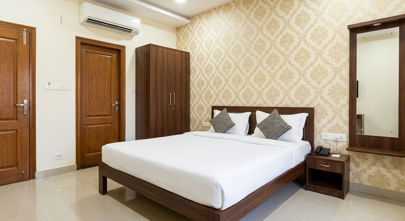 Standard Room, City View | Desk, free WiFi