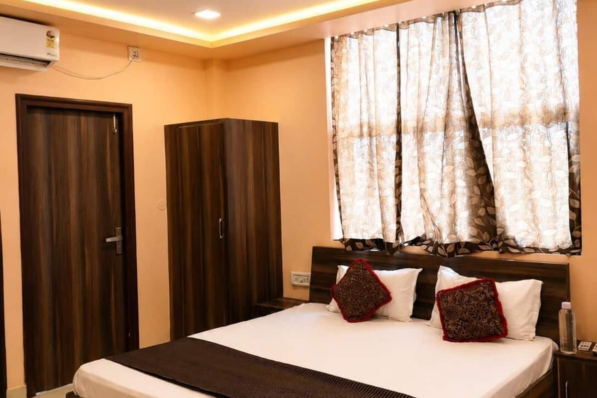 Premium Room, City View | Desk, WiFi (free)