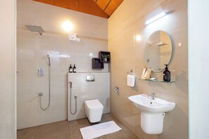 Deluxe Villa | Bathroom - ELIVAAS Tales By Tamarind 3BHK (Panipra)
