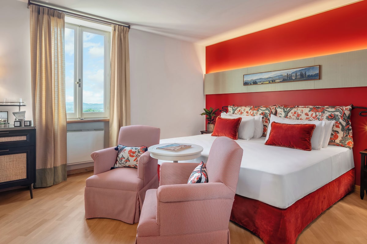 Classic Double Room | In-room safe, blackout drapes