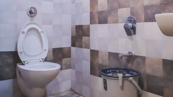 Deluxe Double Room | Bathroom