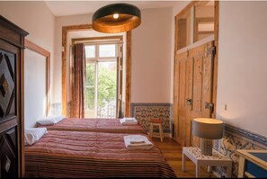 4 chambres, fer et planche à repasser, accès Internet, draps fournis