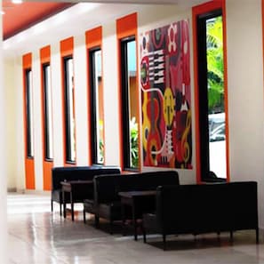 Lobby sitting area - Grand Charis Hotel Tulungagung (Tulungagung)