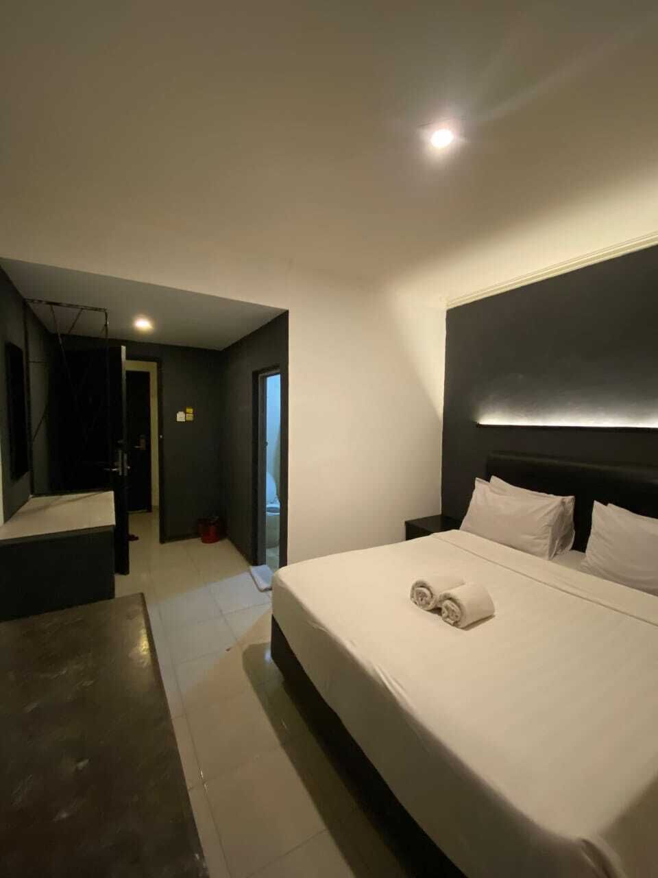 In-room safe, desk, free WiFi, bed sheets