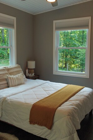 2 Schlafzimmer, Schreibtisch, Bügeleisen/Bügelbrett, kostenloses WLAN