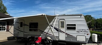 Cozy camper in charming Rush with direct trail access rush off road park