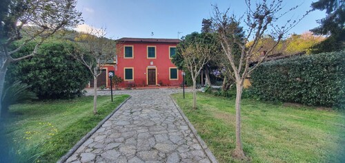 Charming Bed & Breakfast Near to Lucca