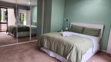 3 bedrooms, WiFi, bed sheets