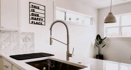 New Downtown Condo in Bentonville. Come Bike Play, Relax and Unwind