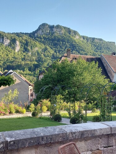 La Maison de Léonie, a bed-and-breakfast in the heart of the Loue Valley.