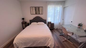 Ferros/tábuas de passar roupa, Wi-Fi, roupa de cama