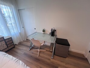 Interior - Master Suite with Private Bath & Shared Space in welcoming Portland (Portland)