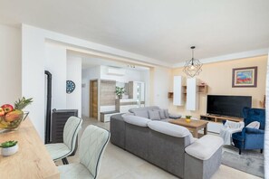 Living area - Elfi Apartment, Pula, Croatia (Pola)