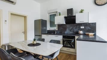 Leilighet (Modern Apartment Near The Sea) | Spisestue