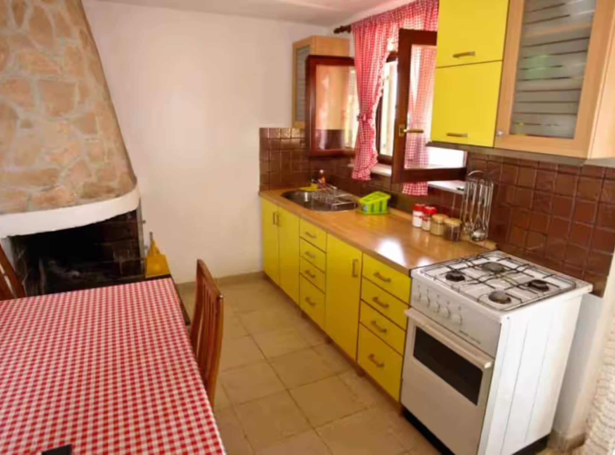 Casa (Two Bedroom House with Terrace and Se) | Cocina privada | Refrigerador 
