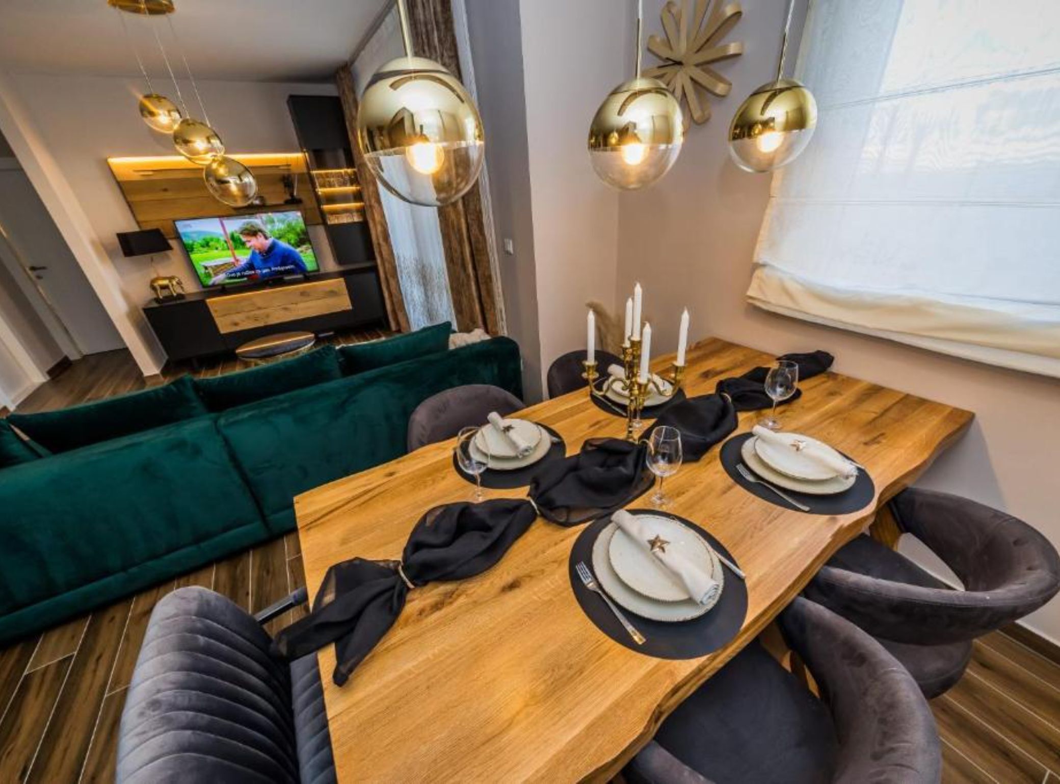 Căn hộ (Two Bedroom Apartment) | Phòng ăn