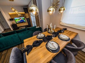 Căn hộ (Two Bedroom Apartment) | Phòng ăn