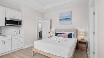 Iron/ironing board, Internet, bed sheets