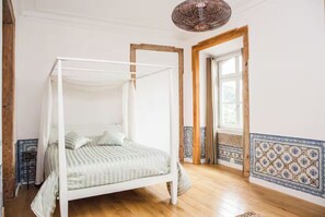 4 chambres, fer et planche Ă repasser, accĂšs Internet, draps fournis