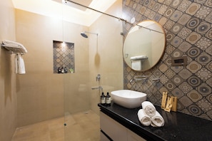 Bathroom - ELIVAAS Lush Haven 4BHK Villa Pvt Pool (Jaipur)