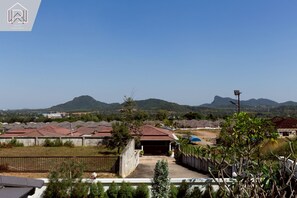 Property grounds - 萨塔希布14人宁静私人泳池别墅 观景星空屋顶 (Tambon Sattahip)