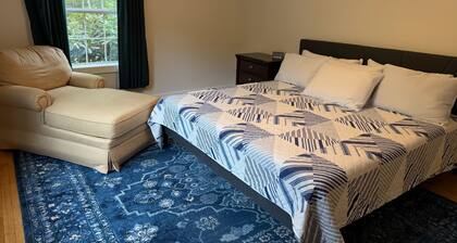 Blue Hill Vista - 4BR home with mountain views & fire pit