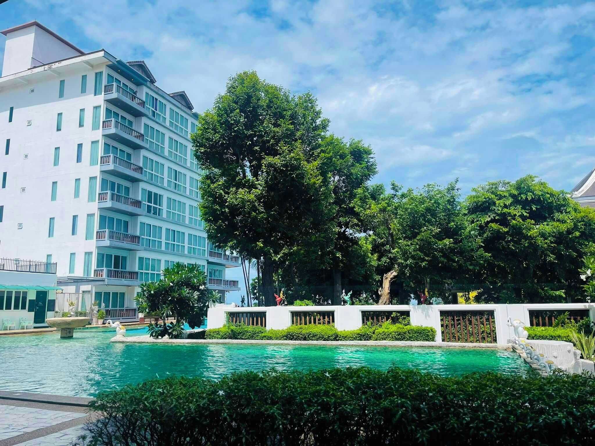 Kolam renang outdoor