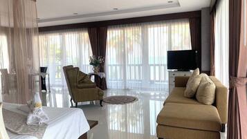 Premier Double Room | Free WiFi, bed sheets