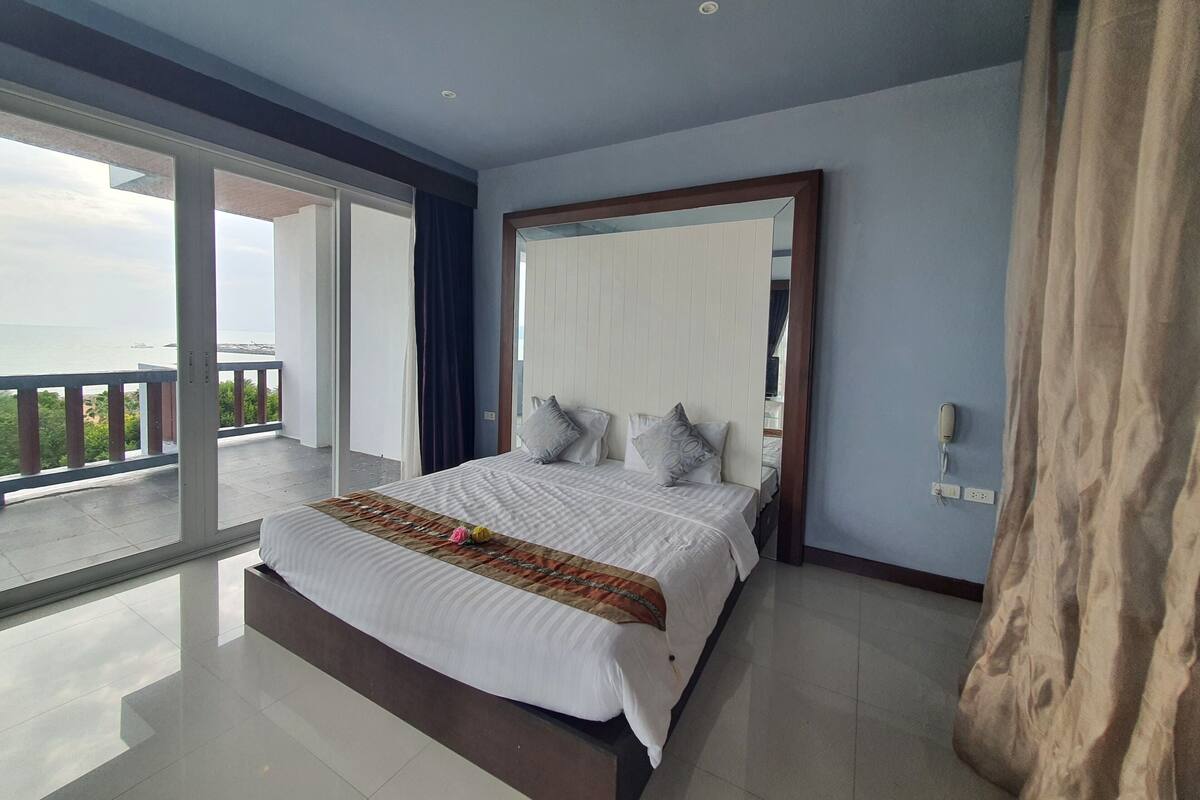 Premier Deluxe Double With Sea View | Wifi gratis y ropa de cama