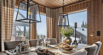 Large family cabin at Hafjell with ski in-ski out