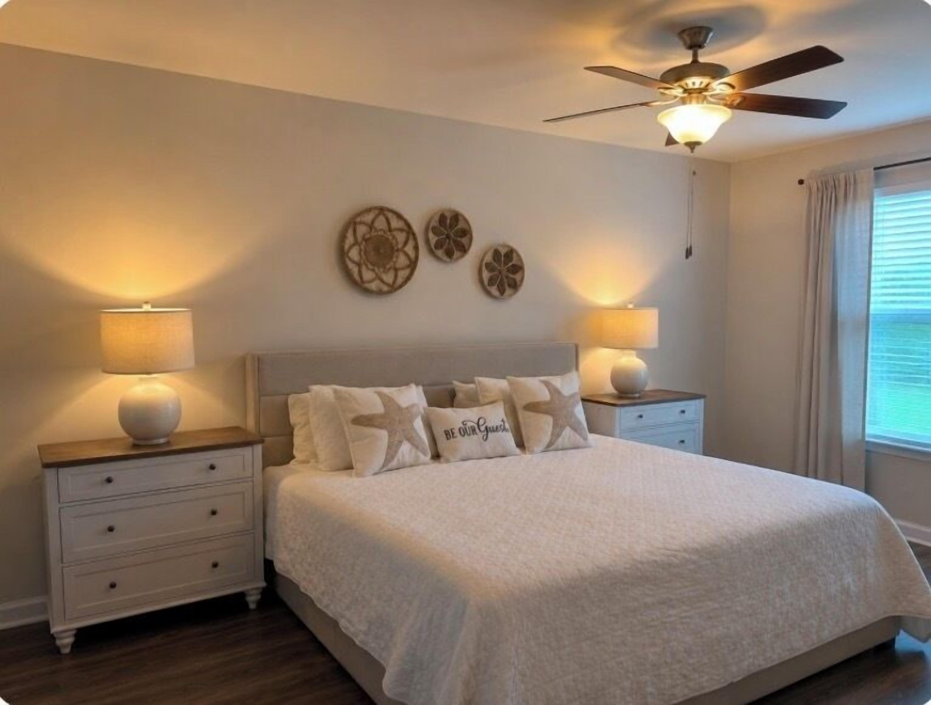 3 bedrooms, iron/ironing board, internet, bed sheets