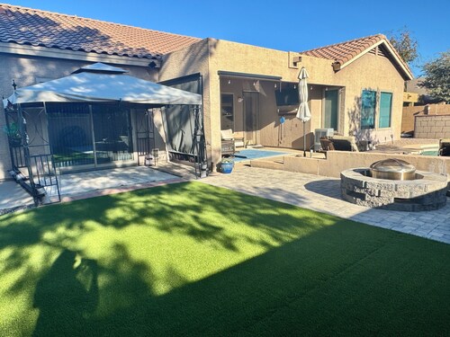 Spacious 4-bedroom ranch style home, family friendly with pool in Mesa.