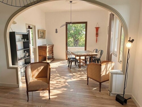Mas Girard: Panoramic Terrace in the Camargue