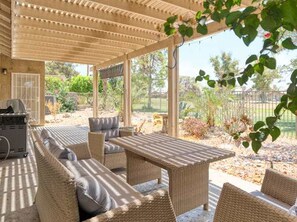 House - Pools Golf and Tennis Home (Indio)