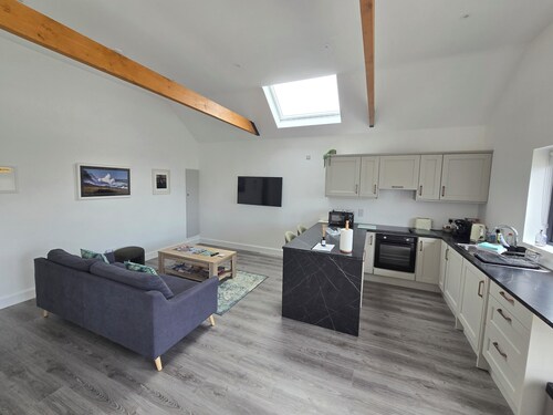 Charming 1-bedroom apartment in beautiful Burnham a 5 min drive outside Dingle