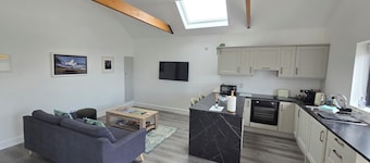 Charming 1-bedroom apartment in beautiful Burnham a 5 min drive outside Dingle