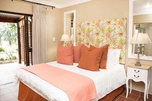 Iron/ironing board, free WiFi - Remhoogte Mountain Lodge (Skeerpoort)