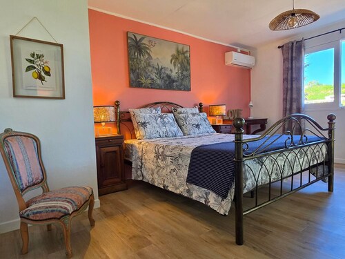 Villa with pool and air conditioning - 6 adults, 2 children