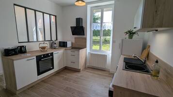 Fridge, microwave, dishwasher