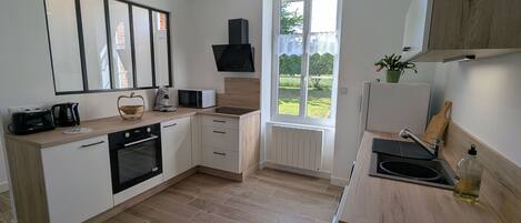 Kühlschrank, Mikrowelle, Geschirrspüler