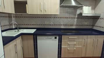 Frigorifero, microonde, forno, lavastoviglie