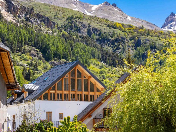 Exterior - Unique duplex, mountain view, 8 guests (Le Monêtier-les-Bains)