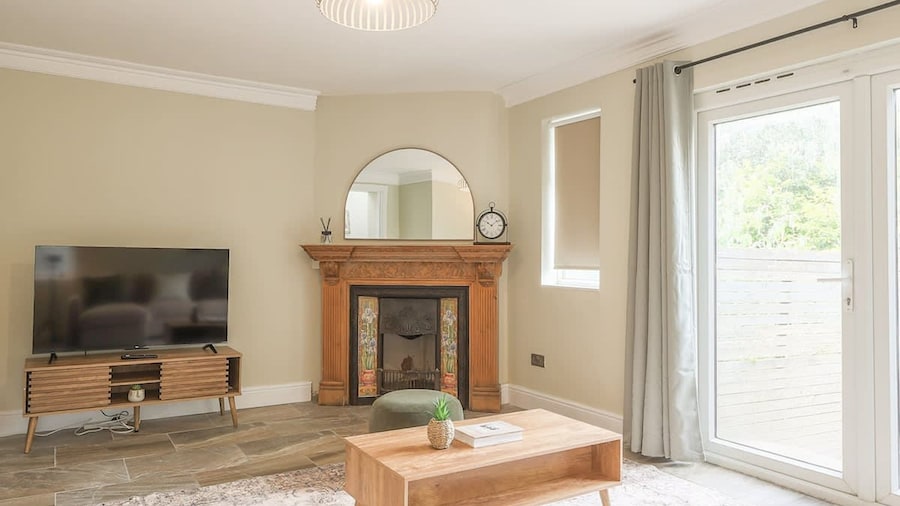 Unique Swansea Home Parking for 5 Games Room