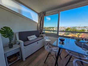 Living area - Loft-style studio, parking - 4 guests, Cap d'Agde (Cap d'Agde)