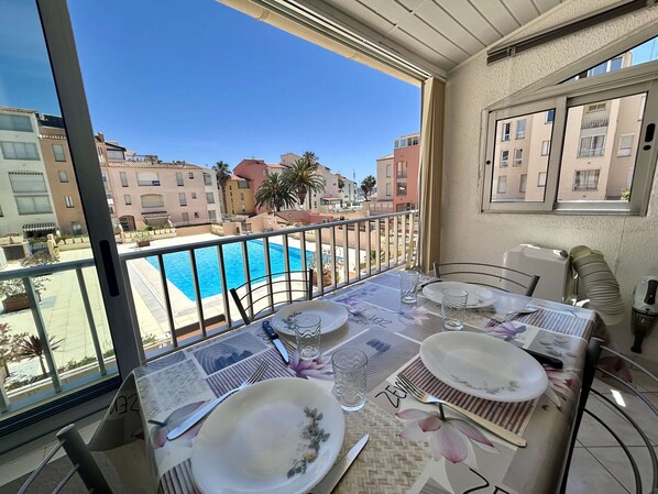 Outdoor dining - Mezzanine studio in port center - 4 guests (Cap d'Agde)