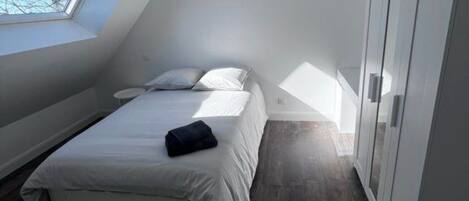 3 bedrooms, WiFi, bed sheets