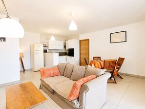 Living area - Charming AC T2 with view - 2/3 guests (Sète)